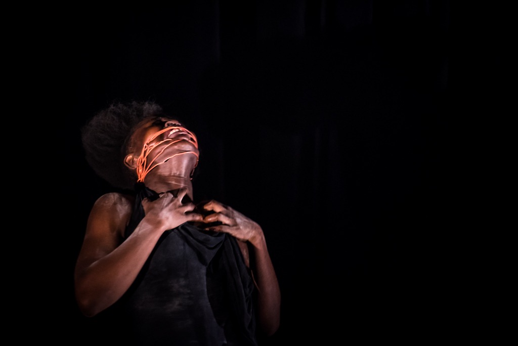 Solo : "À qui le tour ?" d'Agathe Djokam (Corps engagés à Bordeaux) - Complet